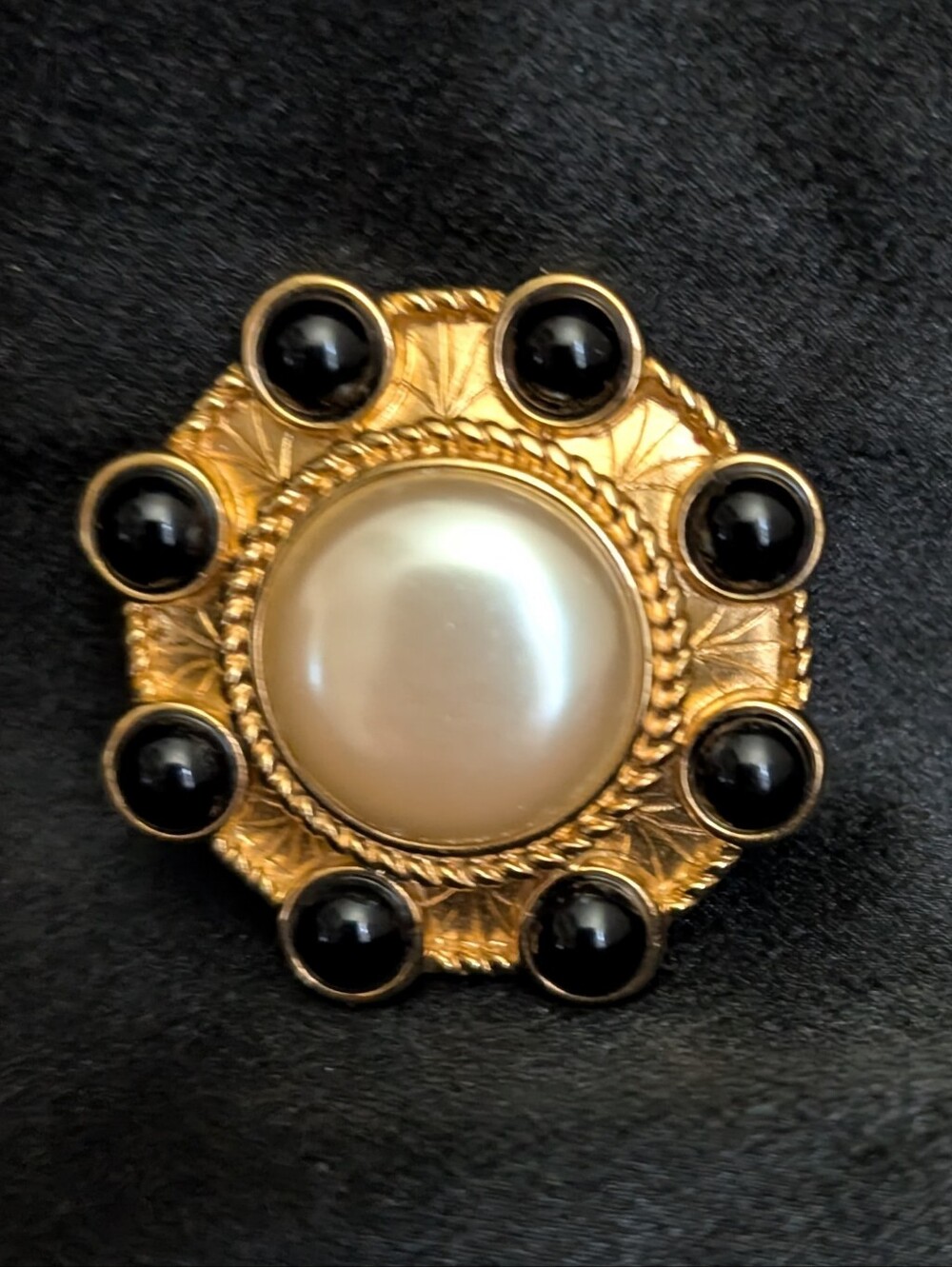 #18.Vintage 2" Monet Brooch in Brushed Gold With Large Pearl & Black Cabuchon